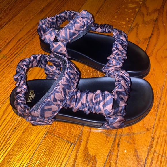 Sandals - Picture 3 of 3